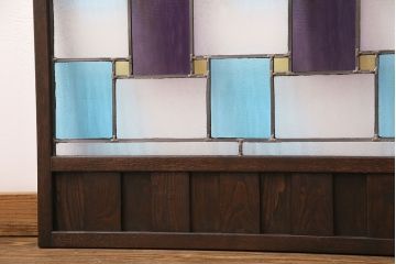 衝立を新規製作!当店商品を参考にデザインし、結霜ガラス、黄色、青、紫の色ガラスを組み入れ。濃い茶色で着色し仕上げ。(つい立て、パーテーション)