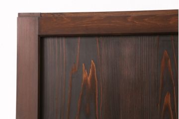 組子帯戸2枚を新規製作!当店商品を参考にデザイン。組子部分に障子を貼り、戸車と引き手を取り付け。濃い茶色で着色し仕上げ。(引き戸、建具)