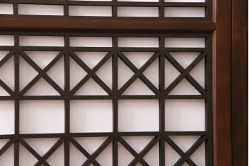 組子障子戸4枚を新規製作!当店商品を参考にデザイン。引き手を取り付け。濃い茶色で着色し仕上げ。(引き戸、建具)