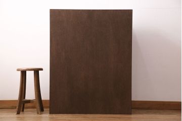 パタパタ扉の下駄箱を新規製作!本体はヒノキ無垢材、前板は古材を使用。取っ手を取り付け。濃い茶色で着色し仕上げ。(収納棚、戸棚、キャビネット)
