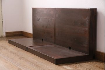 飾り棚を新規製作!背面穴開け加工。同時購入品の色味に合わせて着色し仕上げ。(ディスプレイ)
