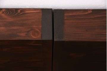 飾り棚を新規製作!背面穴開け加工。同時購入品の色味に合わせて着色し仕上げ。(ディスプレイ)