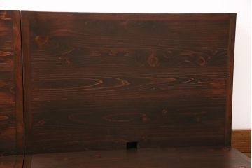 飾り棚を新規製作!背面穴開け加工。同時購入品の色味に合わせて着色し仕上げ。(ディスプレイ)
