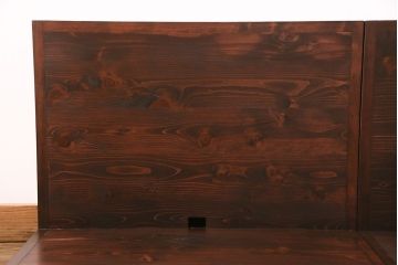 飾り棚を新規製作!背面穴開け加工。同時購入品の色味に合わせて着色し仕上げ。(ディスプレイ)