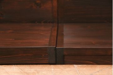 飾り棚を新規製作!背面穴開け加工。同時購入品の色味に合わせて着色し仕上げ。(ディスプレイ)