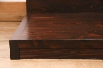 飾り棚を新規製作!背面穴開け加工。同時購入品の色味に合わせて着色し仕上げ。(ディスプレイ)