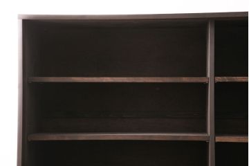 重ね戸棚を新規製作!建具はクリアガラスを組み入れ。黒染めした引き手を取り付け。濃い茶色で着色し仕上げ。(収納棚、食器棚、キャビネット)