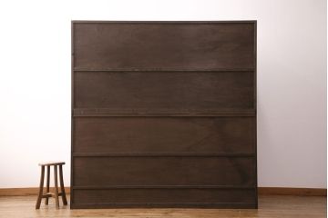 重ね戸棚を新規製作!建具はクリアガラスを組み入れ。黒染めした引き手を取り付け。濃い茶色で着色し仕上げ。(収納棚、食器棚、キャビネット)