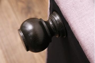 オットマンを新規製作!以前ご購入された一人掛けソファのデザインに合わせて製作。(フットスツール)