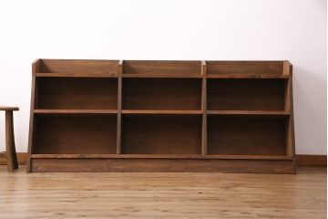 台形型の本棚を新規製作!当店商品を参考にデザイン、着色し仕上げ。(オープンラック、ブックシェルフ)