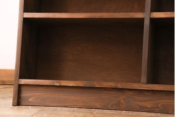 台形型の本棚を新規製作!当店商品を参考にデザイン、着色し仕上げ。(オープンラック、ブックシェルフ)