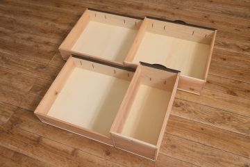 階段箪笥を新規製作!明治期の引き手と錠前金具を使用。本体は新材で製作。引き戸に月とうさぎの透かし。濃い茶色で着色し仕上げ。(和タンス、収納箪笥)