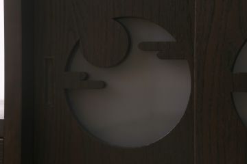 階段箪笥を新規製作!明治期の引き手と錠前金具を使用。本体は新材で製作。引き戸に月とうさぎの透かし。濃い茶色で着色し仕上げ。(和タンス、収納箪笥)