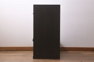 階段箪笥を新規製作!明治期の引き手と錠前金具を使用。本体は新材で製作。濃い茶色で着色し仕上げ。(和タンス、収納箪笥)