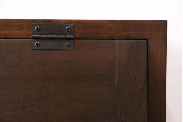 パタパタ扉の収納棚を新規製作!本体は新材、扉は古材を使用。濃い茶色で着色し仕上げ。(下駄箱、ロッカー、キャビネット)