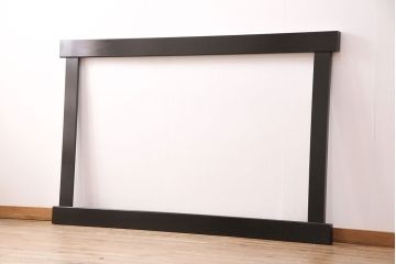 鏡フレームを新規製作!同時購入の水屋箪笥に合わせて上下框を長いデザイン。黒のカシュー塗装で仕上げ。(額)