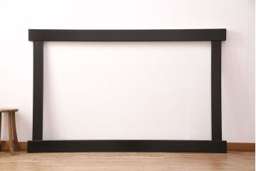 鏡フレームを新規製作!同時購入の水屋箪笥に合わせて上下框を長いデザイン。黒のカシュー塗装で仕上げ。(額)