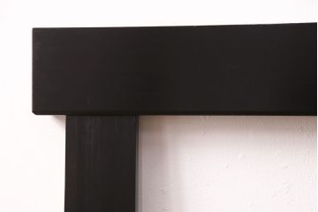 鏡フレームを新規製作!同時購入の水屋箪笥に合わせて上下框を長いデザイン。黒のカシュー塗装で仕上げ。(額)