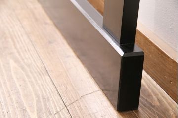 鏡フレームを新規製作!同時購入の水屋箪笥に合わせて上下框を長いデザイン。黒のカシュー塗装で仕上げ。(額)