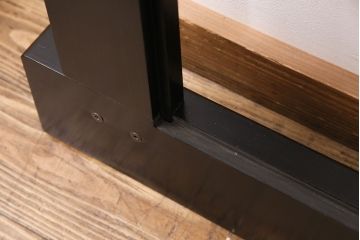 鏡フレームを新規製作!同時購入の水屋箪笥に合わせて上下框を長いデザイン。黒のカシュー塗装で仕上げ。(額)