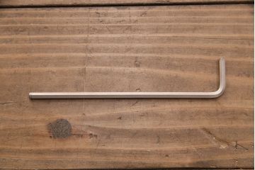 鏡フレームを新規製作!同時購入の水屋箪笥に合わせて上下框を長いデザイン。黒のカシュー塗装で仕上げ。(額)
