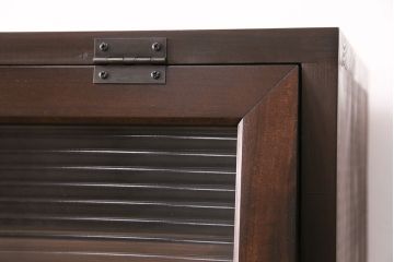 パタパタ扉の下駄箱を新規製作!建具はモールガラスを組み入れ。かぶせタイプの取っ手、鉄脚の取り付け。当店商品を参考に着色し仕上げ。(収納棚、戸棚)