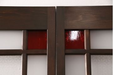 大正ロマンなガラス戸3枚を新規製作!色ガラス・花菱ガラス、すりガラスを組み入れ、吊り金具用の加工。引き手の取り付け。濃い茶色で着色し仕上げ。(引き戸、建具)