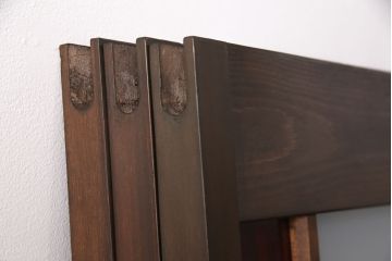 大正ロマンなガラス戸3枚を新規製作!色ガラス・花菱ガラス、すりガラスを組み入れ、吊り金具用の加工。引き手の取り付け。濃い茶色で着色し仕上げ。(引き戸、建具)