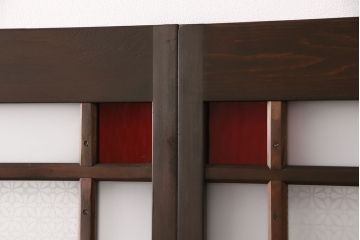 大正ロマンなガラス戸3枚を新規製作!色ガラス・花菱ガラス、すりガラスを組み入れ、吊り金具用の加工。引き手の取り付け。濃い茶色で着色し仕上げ。(引き戸、建具)