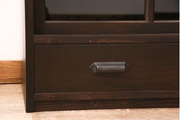 食器棚を新規製作!建具にはクリアガラスを使用。アンティーク金具を取り付け。濃い茶色で着色し仕上げ。(収納棚、戸棚、キャビネット)