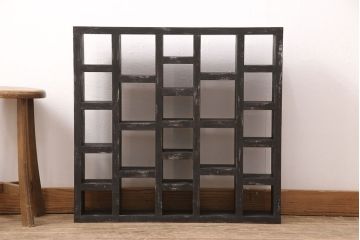 壁掛けマス目棚を新規製作!背面なし。艶消しブラックのエイジング塗装で仕上げ。(ロッカー、棚、オープンラック)