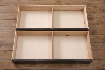 水屋箪笥を新規製作!建具はモールガラスを組み入れ、下部に引き出しを設置。当店商品を参考に着色し仕上げ。(収納棚、食器棚、キャビネット、戸棚)