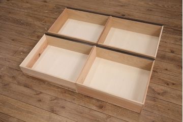 水屋箪笥を新規製作!建具はモールガラスを組み入れ、下部に引き出しを設置。当店商品を参考に着色し仕上げ。(収納棚、食器棚、キャビネット、戸棚)