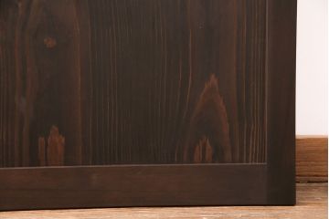 大正ロマンなドアを新規製作!当店商品を参考に色ガラス・麻の葉模様ガラス・スリガラスの組み入れ。ローラー締り、取っ手を取り付け。濃い茶色で着色し仕上げ。(建具、扉、ガラス戸)