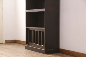本棚を新規製作!上段はオープンタイプ、下段は戸棚も付いた仕様。濃い茶色で着色し仕上げ。(オープンラック、ブックシェルフ、飾り棚、収納棚)