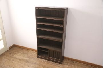 本棚を新規製作!上段はオープンタイプ、下段は戸棚も付いた仕様。濃い茶色で着色し仕上げ。(オープンラック、ブックシェルフ、飾り棚、収納棚)