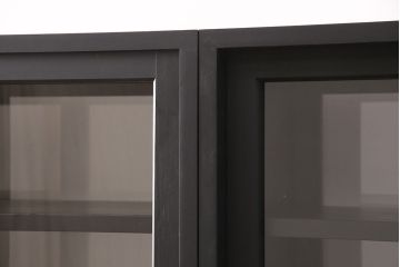 重ね戸棚を新規製作!当店商品を参考に2点製作。建具は桟を減らした仕様に変更。マットブラックに着色し仕上げ。(収納棚、食器棚、キャビネット)