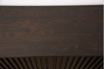 下駄箱を新規製作!当店のオーダー家具を参考に製作。アジャスター付きの脚を左のみ取り付け。取り外し可能な棚板を設置し、濃い茶色で着色し仕上げ。(収納棚、戸棚、玄関収納、シューズラック、キャビネット)