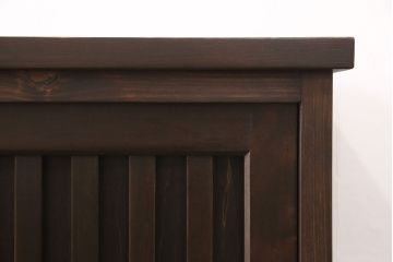 下駄箱を新規製作!当店のオーダー家具を参考に製作。アジャスター付きの脚を左のみ取り付け。取り外し可能な棚板を設置し、濃い茶色で着色し仕上げ。(収納棚、戸棚、玄関収納、シューズラック、キャビネット)