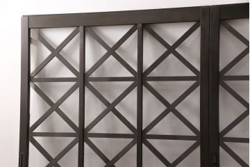 ガラス戸2枚と戸枠を新規製作!当店商品を参考に製作。戸車、召合わせ錠を取り入れ、クリアガラスを組み入れ。濃い茶色で着色し仕上げ。(引き戸、建具)