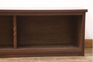 テレビ台を新規製作!建具はみんさー柄のレーザー組子を入れ込み作成。赤味がかった濃い茶色に着色し仕上げ。(テレビボード、ローボード、収納棚、丸窓、組子)
