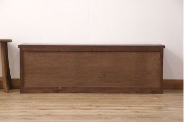テレビ台を新規製作!建具はみんさー柄のレーザー組子を入れ込み作成。赤味がかった濃い茶色に着色し仕上げ。(テレビボード、ローボード、収納棚、丸窓、組子)
