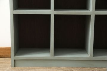 マス目棚を新規製作!淡い青緑のペイントをし、エイジング加工。(収納棚、飾り棚、本棚、オープンラック、ロッカー)