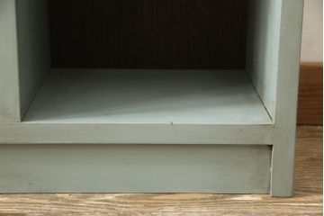 マス目棚を新規製作!淡い青緑のペイントをし、エイジング加工。(収納棚、飾り棚、本棚、オープンラック、ロッカー)