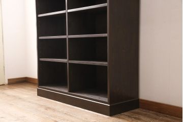 本棚を新規製作!棚板はそれぞれ可動式に。民芸家具風の艶のある仕上げ。(棚、ラック)
