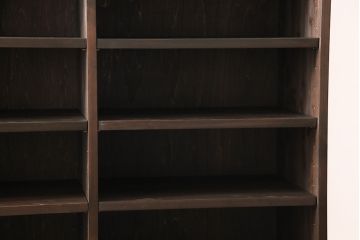 本棚を新規製作!棚板はそれぞれ可動式に。民芸家具風の艶のある仕上げ。(棚、ラック)
