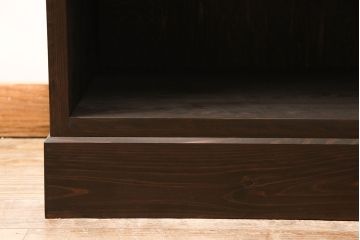 本棚を新規製作!棚板はそれぞれ可動式に。民芸家具風の艶のある仕上げ。(棚、ラック)