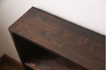 文庫本用本棚2台を新規製作!壁に沿って設置できるよう背面に凹み加工。(棚、ラック)