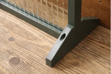卓上用のパーテーション3枚を新規製作!チェッカーガラス使用。脚は着脱可能な仕様に。(間仕切り、衝立)