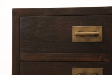 小引き出しを新規製作!引手にお客様支給の真鍮製引手を使用。(サイドチェスト)
